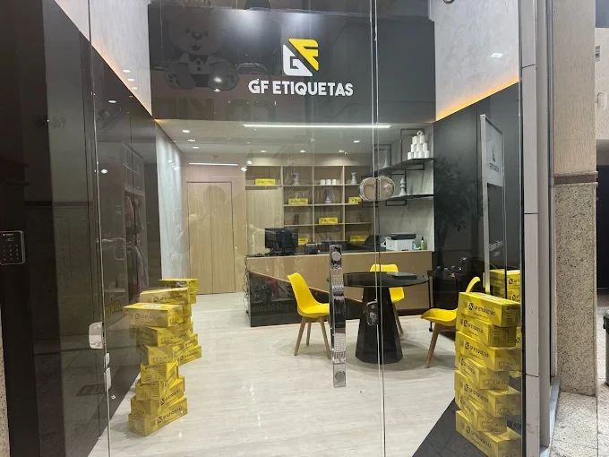 Entrada da loja GF Etiquetas no Brás